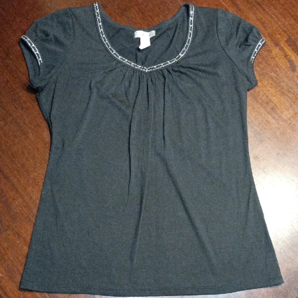 Scoop-Neck Short Sleeve Tee in Black